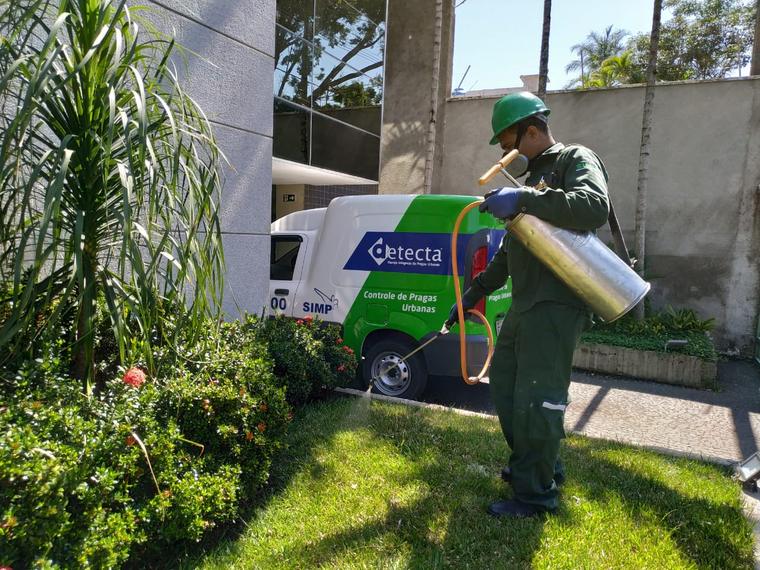 Aplicação em área externa de condomínio